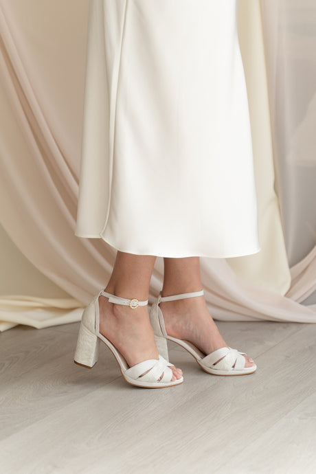 Sandalia de novia combinada en tonos blancos modelo emma, zapatos de novia de Miss Honolulu