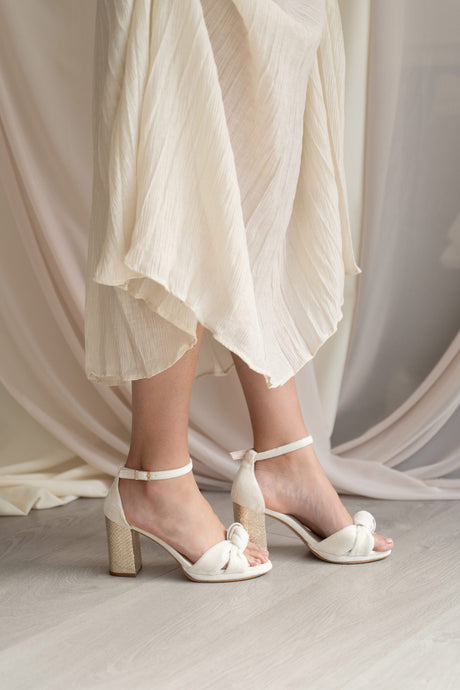 Sandalia de novia con nudo gloria terciopelo blanco, zapatos de novia de Miss Honolulu
