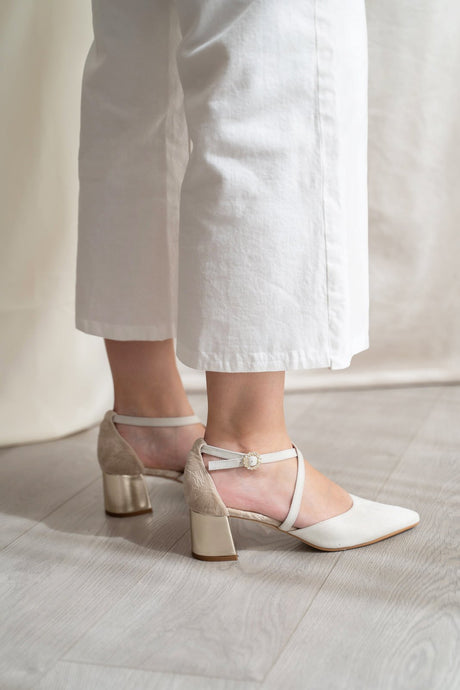 Zapatos de novia tacón bajo blanco roto modelo Olivia, zapatos de novia de Miss Honolulu