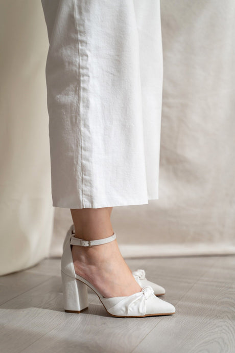 Zapatos de novia terciopelo blanco modelo leonor, zapatos de novia de Miss Honolulu