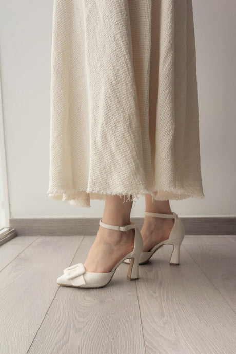 zapatos hebilla chanel blanco Kate, zapatos de novia de Miss Honolulu