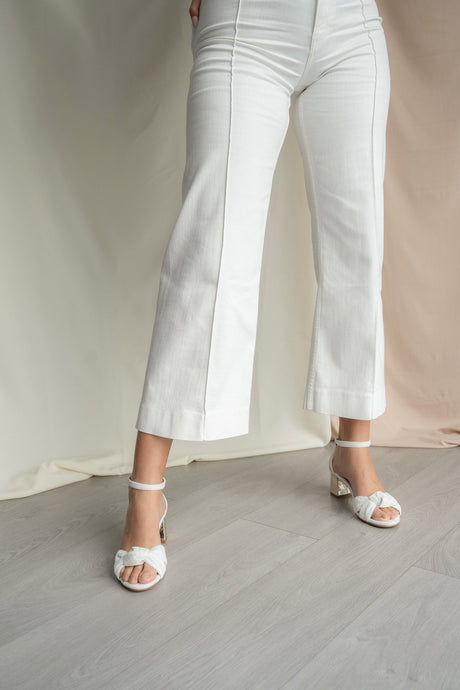Sandalia de novia tacón bajo gloria terciopelo blanco, zapatos de novia de Miss Honolulu