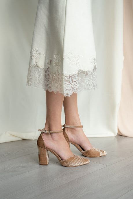 Zapatos de novia plisado terciopelo avellana gadea, zapatos de novia de Miss Honolulu