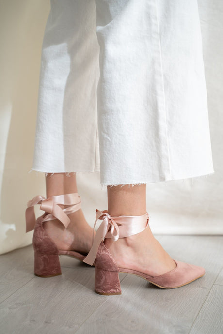 Zapatos de novia tacón bajo con lazada noa rosas, zapatos de novia de Miss Honolulu