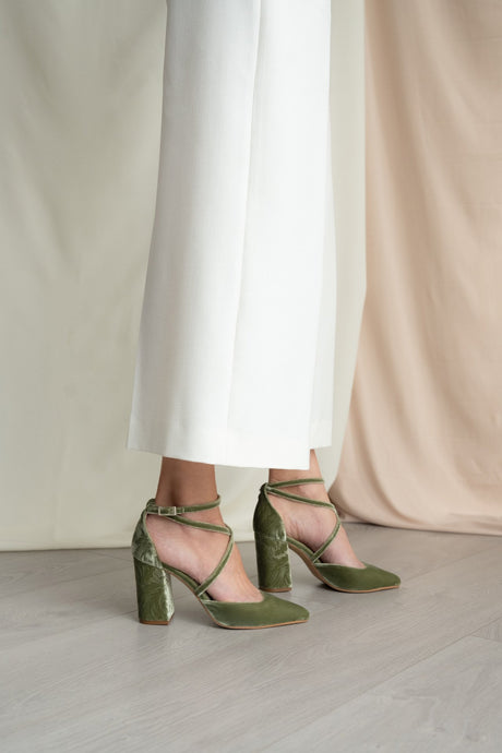 Zapatos de novia terciopelo verde hoja Matilda, zapatos de novia de Miss Honolulu